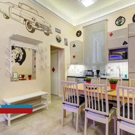 Little Americas Main Street Apartments Budapest Extérieur photo
