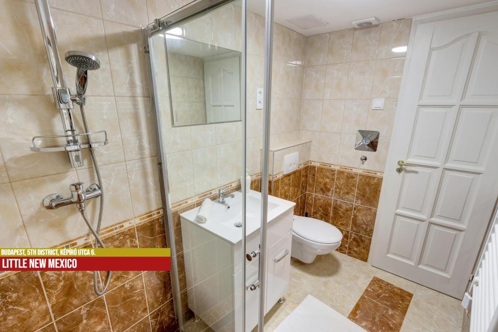Little Americas Main Street Apartments Budapest Extérieur photo