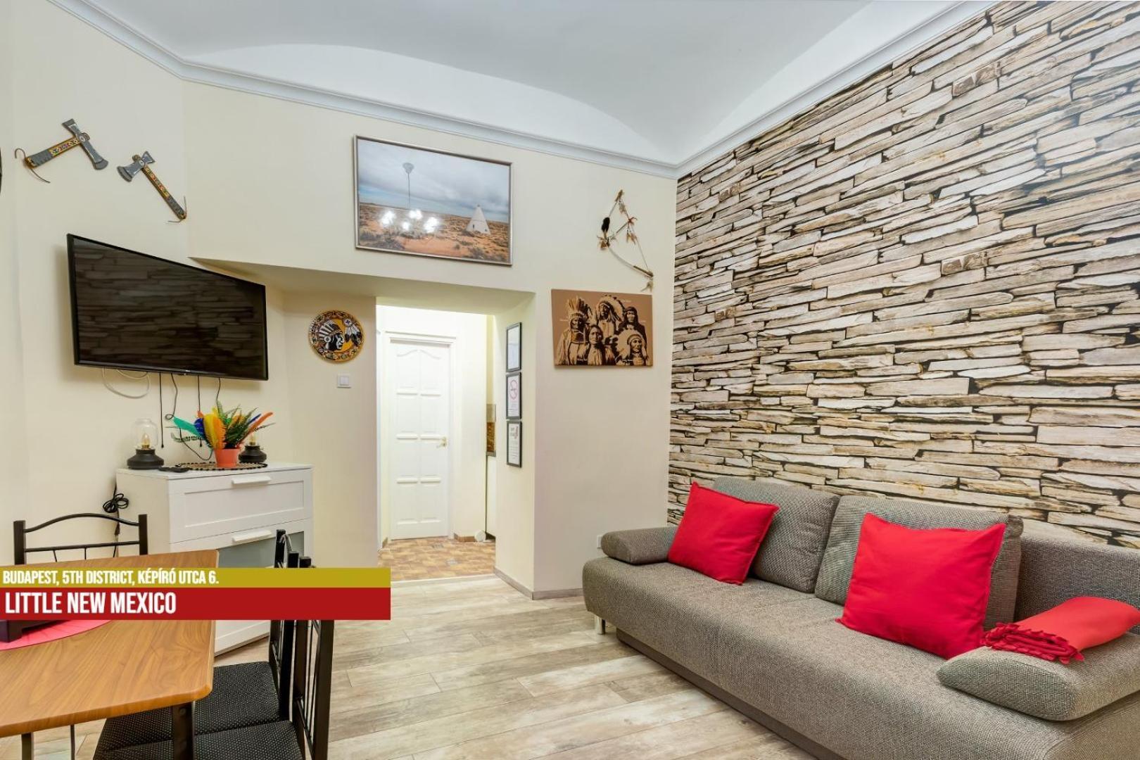 Little Americas Main Street Apartments Budapest Extérieur photo