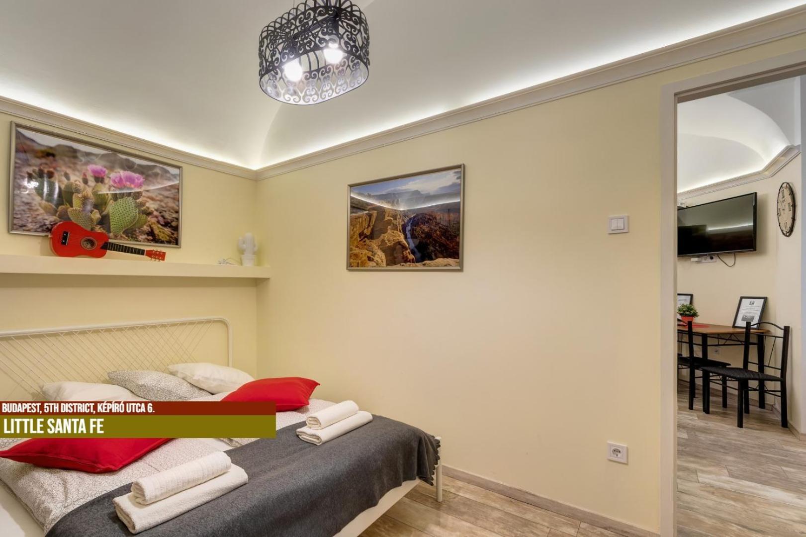 Little Americas Main Street Apartments Budapest Extérieur photo