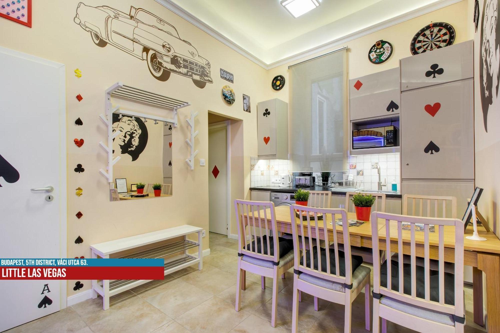 Little Americas Main Street Apartments Budapest Extérieur photo