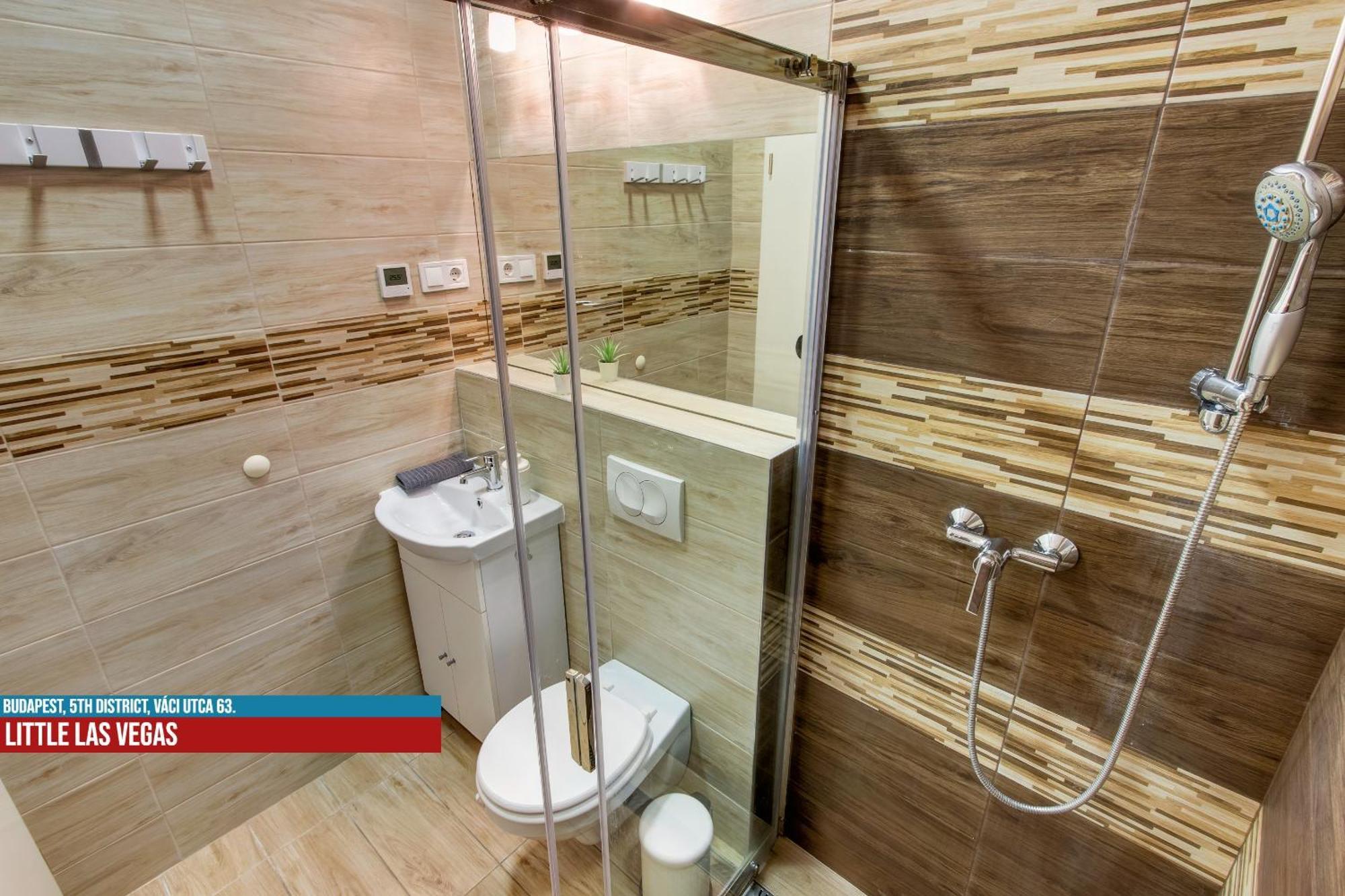 Little Americas Main Street Apartments Budapest Extérieur photo
