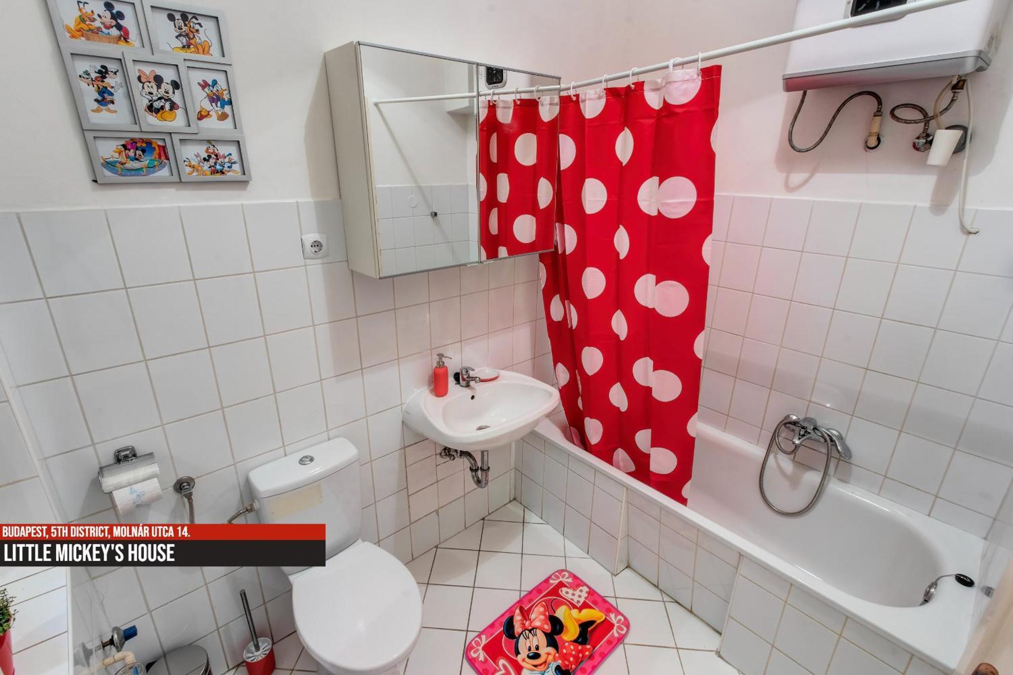 Little Americas Main Street Apartments Budapest Extérieur photo