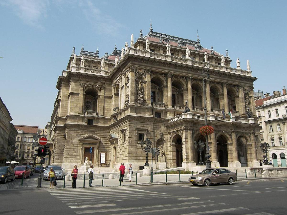 Little Americas Main Street Apartments Budapest Extérieur photo